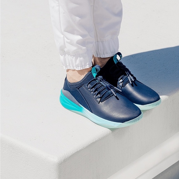 Clove healthcare shoe blue on blue minimal use Men's 7/w8.5 - Picture 3 of 5